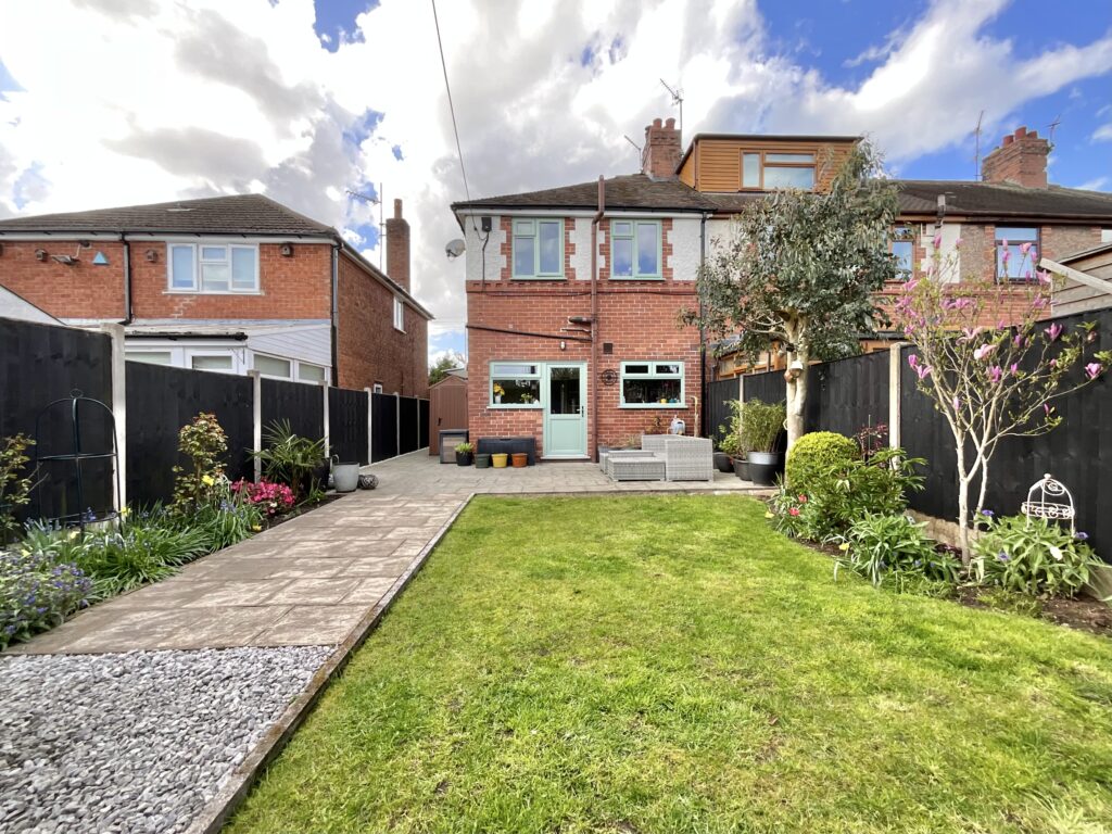 New Avenue, Draycott, ST11