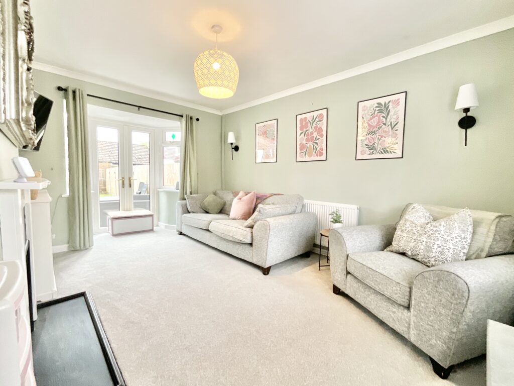 Manor Gardens, Market Drayton, TF9