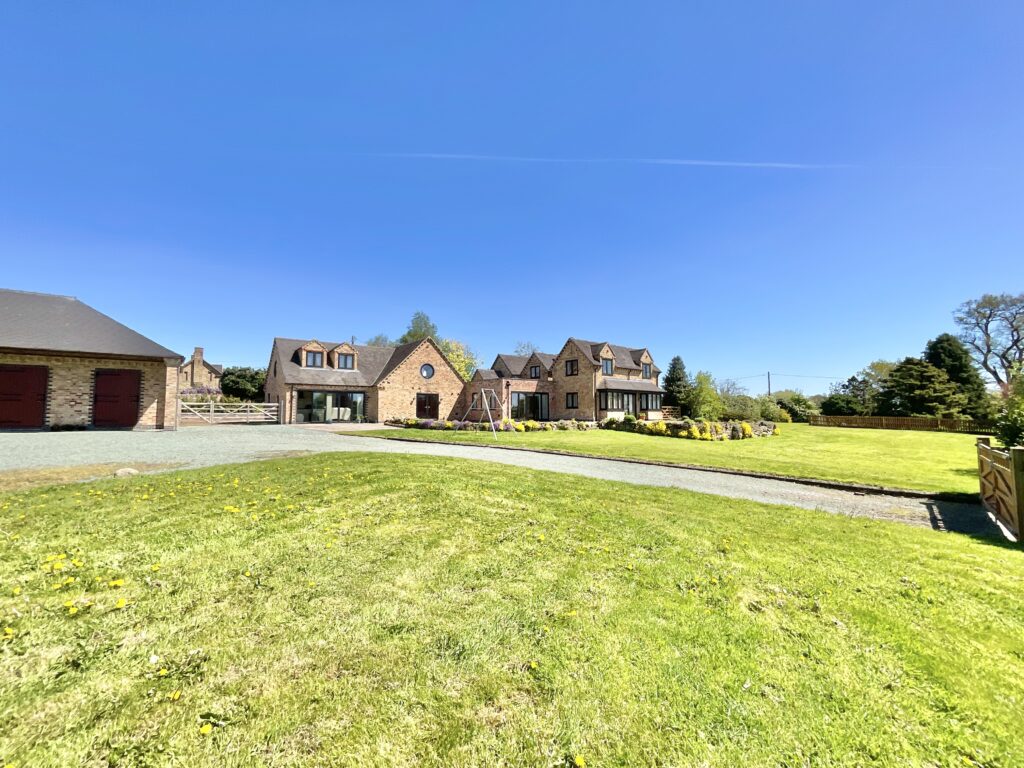 Grange Road, Knightley, ST20