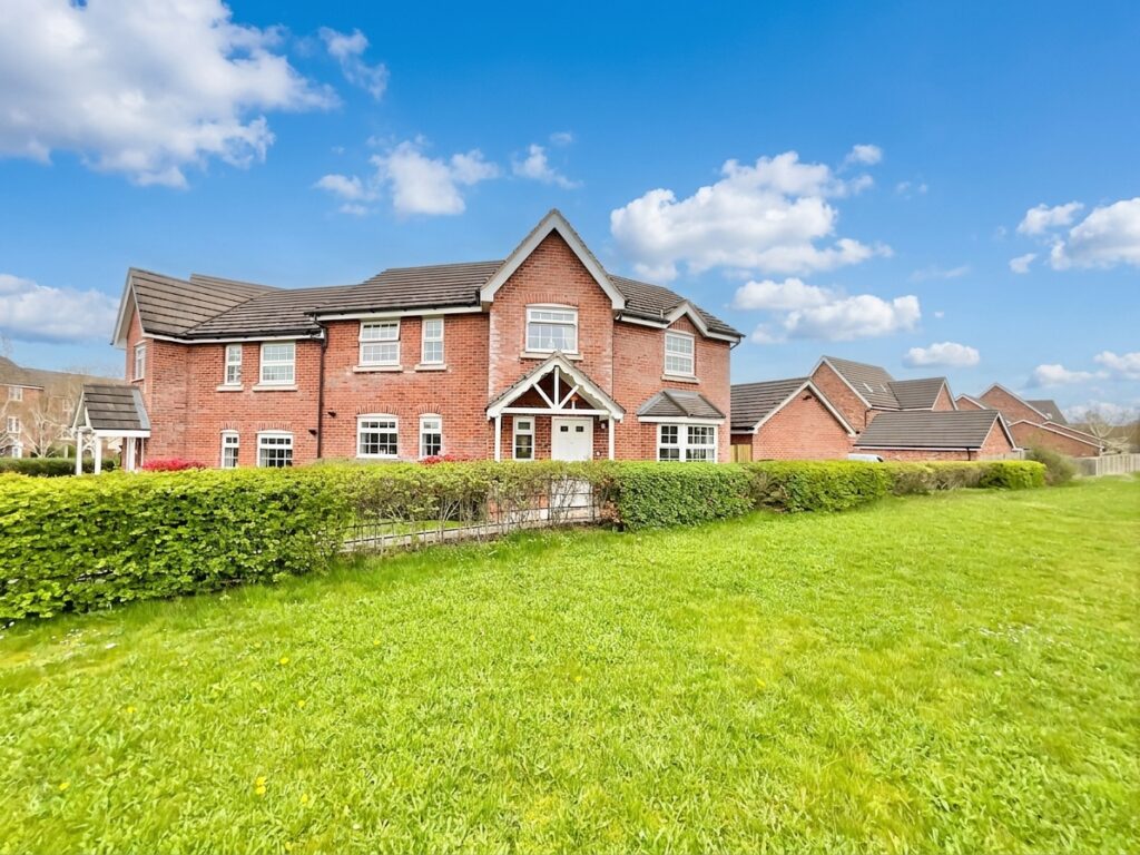 Abbey Park Way, Weston, CW2