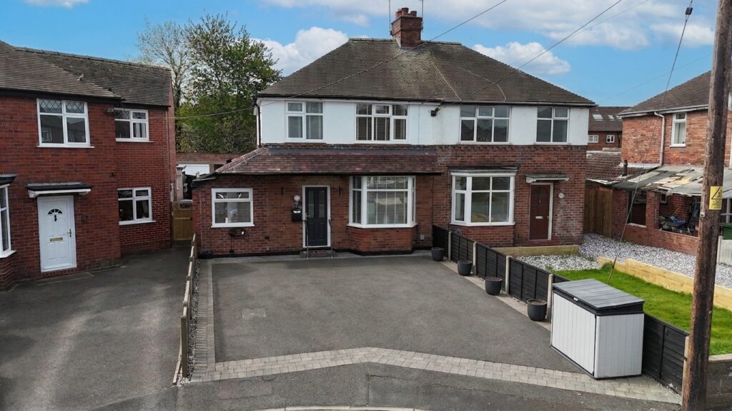 Longfield Avenue, Stone, ST15