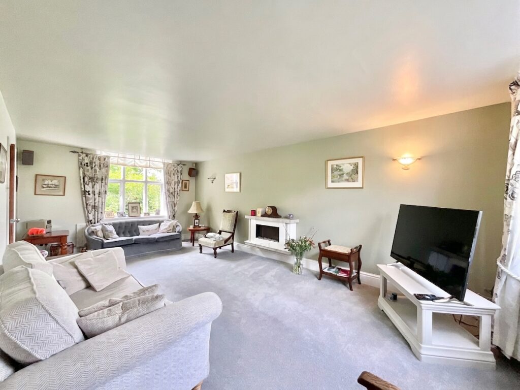 Sandon Road, Hilderstone, ST15