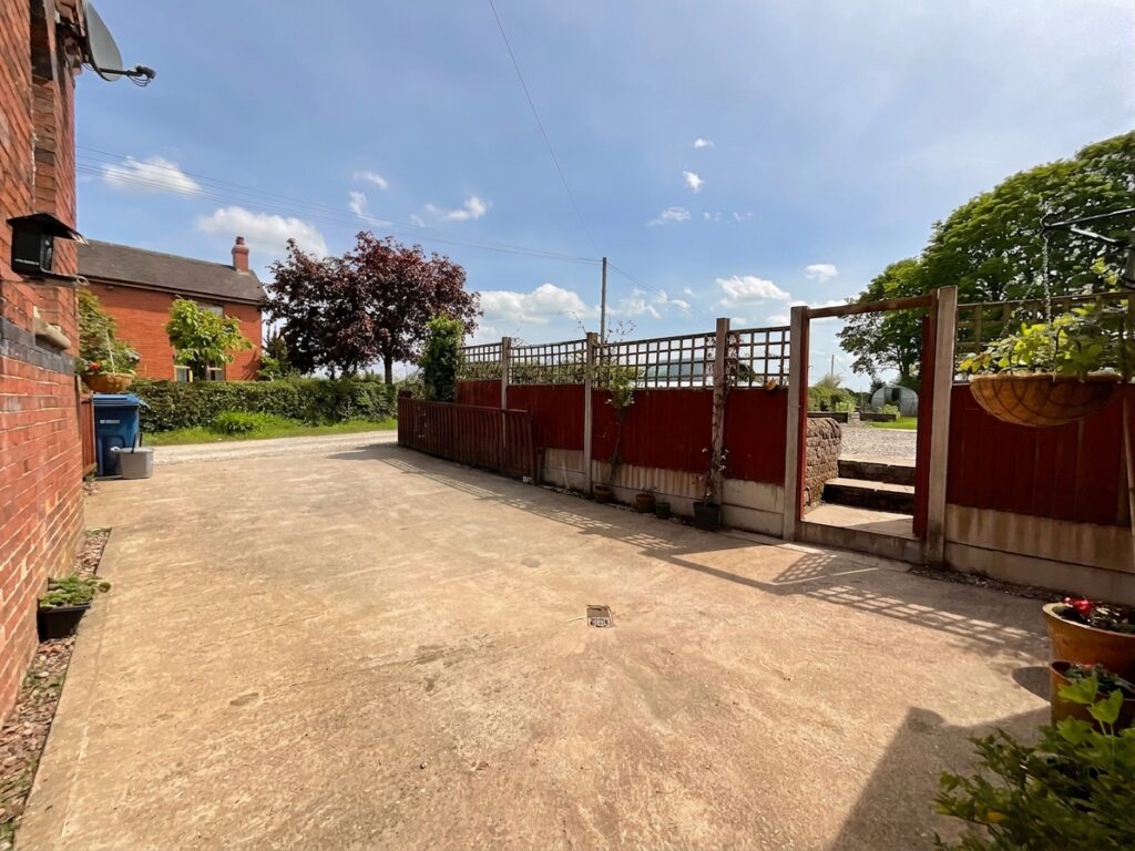 Sandon Road, Hilderstone, ST15