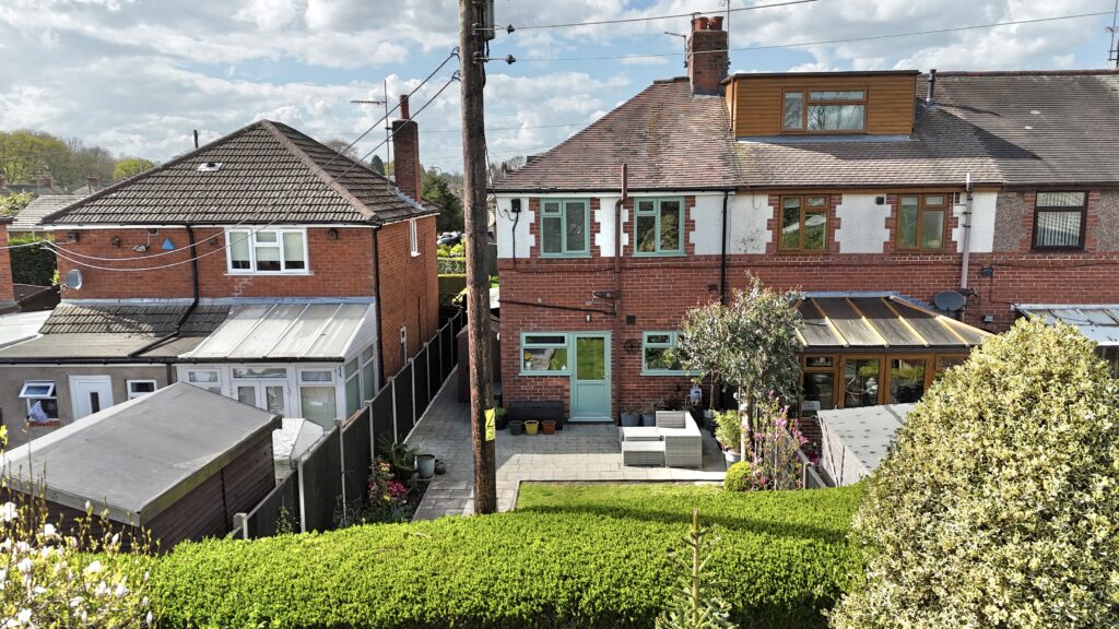 New Avenue, Draycott, ST11