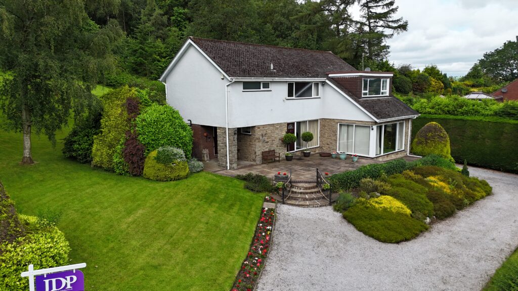 Harewood Close, Cheadle, ST10