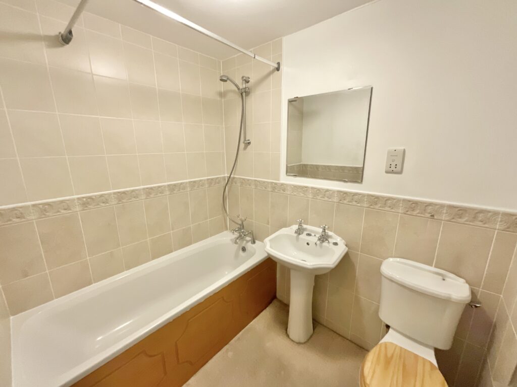 Edgbaston Drive, Stoke-On-Trent, ST4