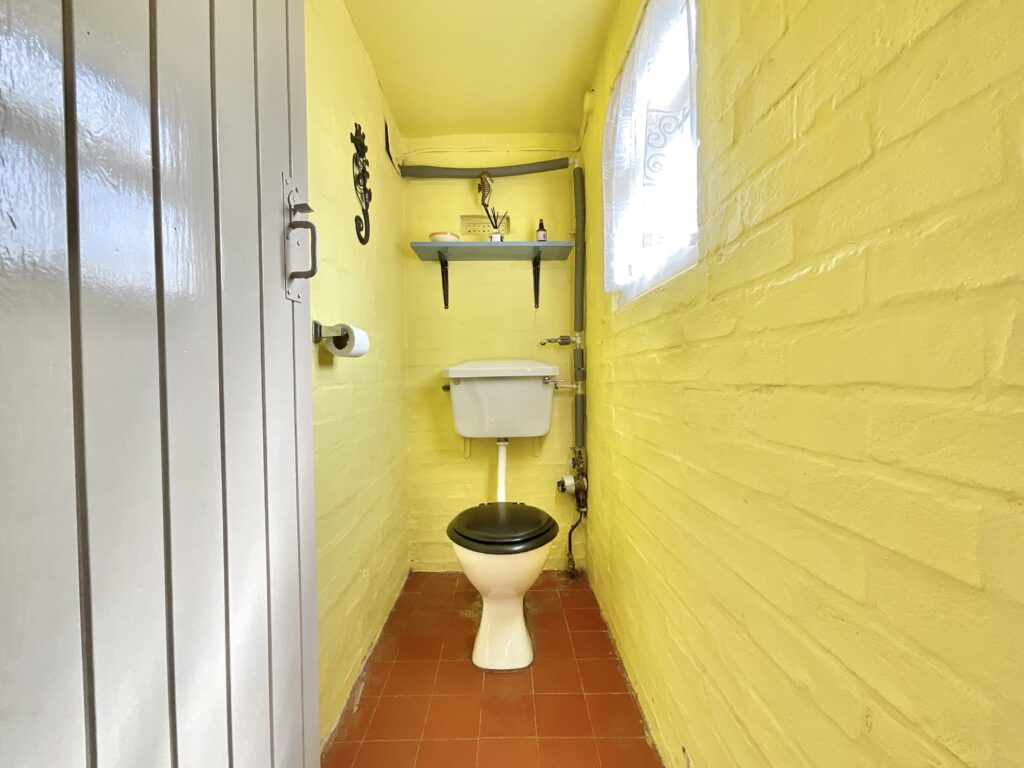 Whitgreave Lane, Whitgreave, ST18