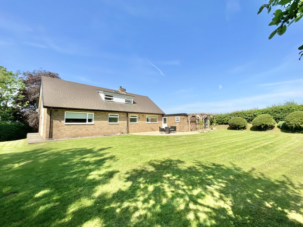 Whitgreave Lane, Whitgreave, ST18