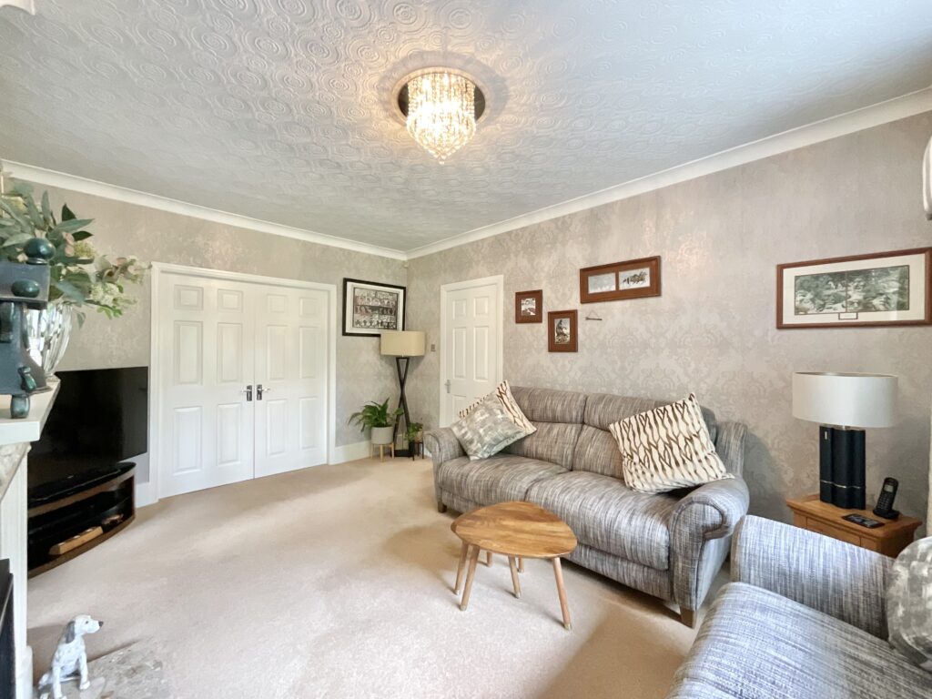 Chase Lane, Tittensor, ST12
