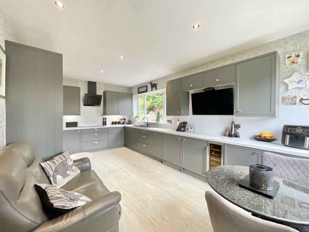 Chase Lane, Tittensor, ST12