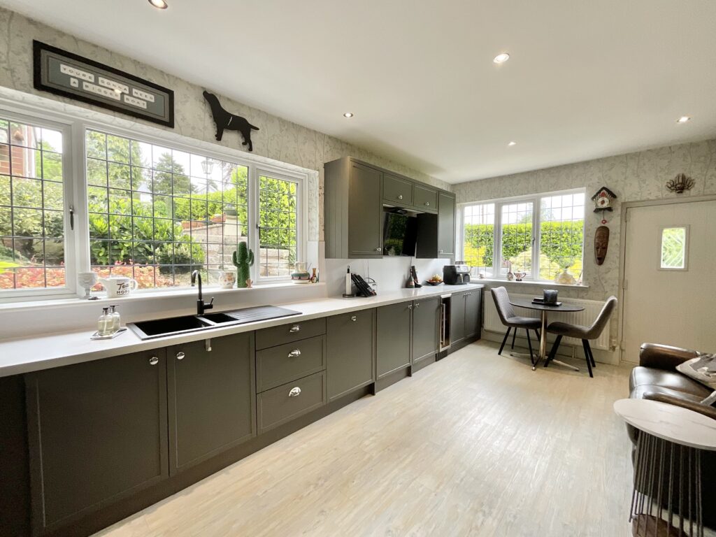 Chase Lane, Tittensor, ST12