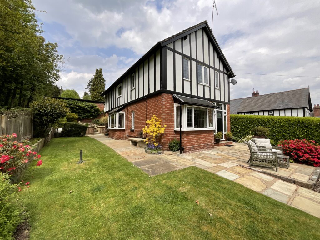 Chase Lane, Tittensor, ST12
