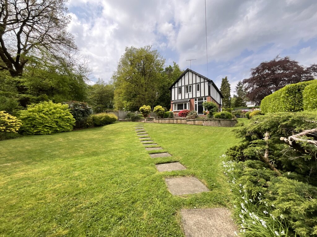 Chase Lane, Tittensor, ST12