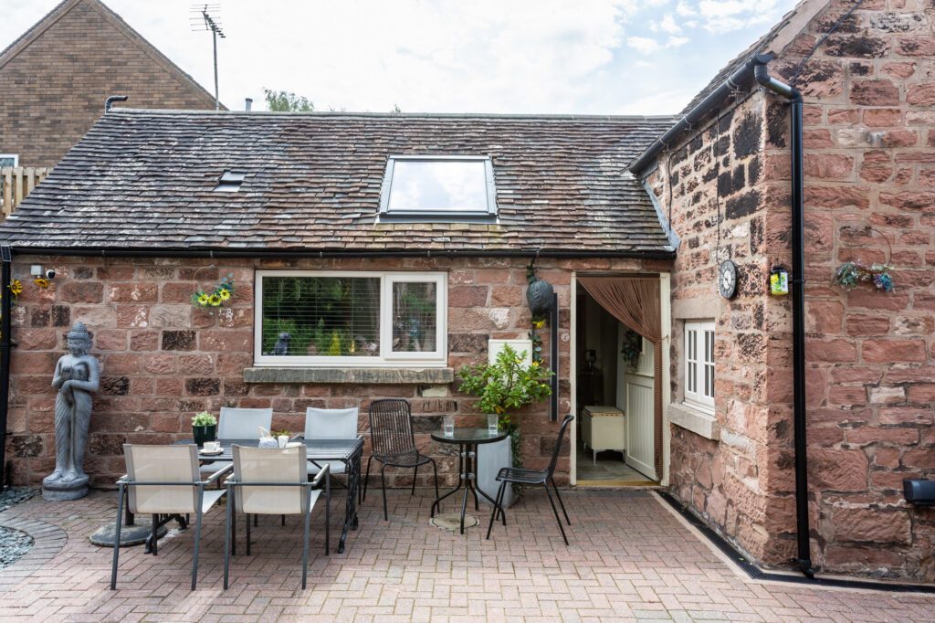 Whiston, Black Lane, ST10