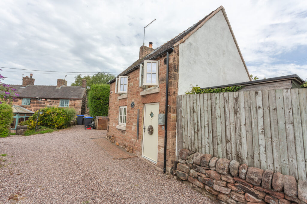 Whiston, Black Lane, ST10