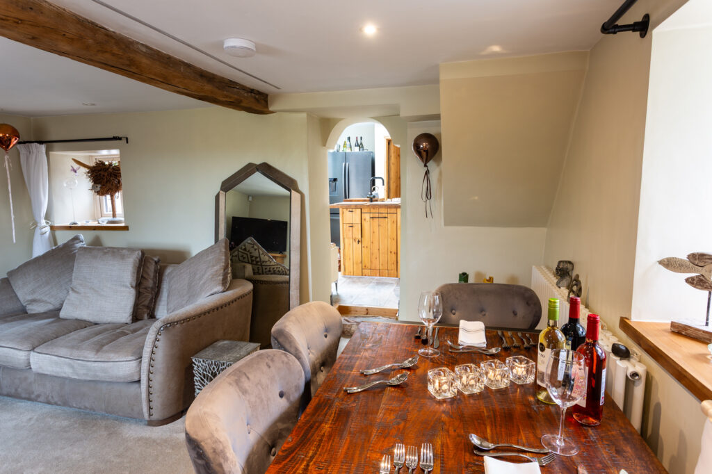 Whiston, Black Lane, ST10