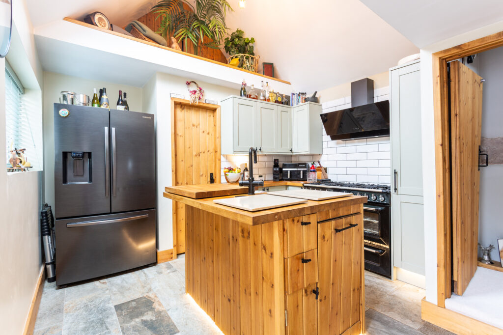 Whiston, Black Lane, ST10