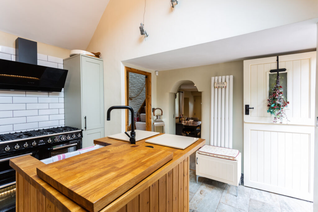 Whiston, Black Lane, ST10