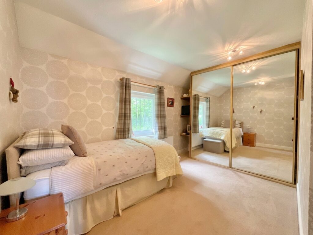 Chase Lane, Tittensor, ST12