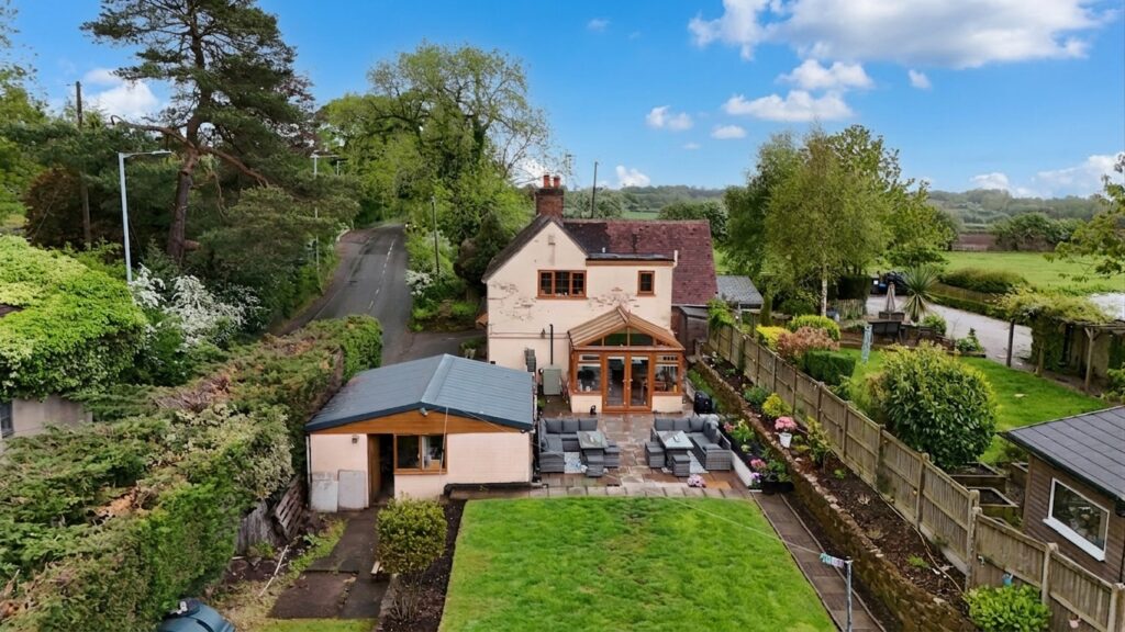 Uttoxeter Road, Draycott, ST11