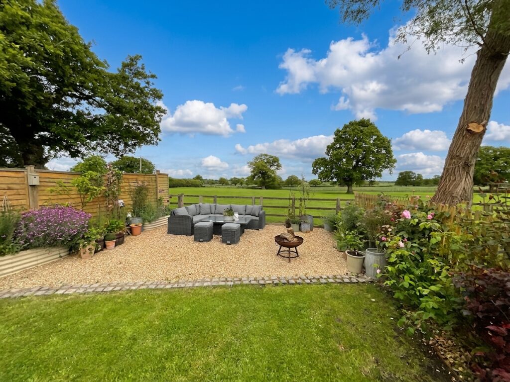 Main Road, Worleston, CW5