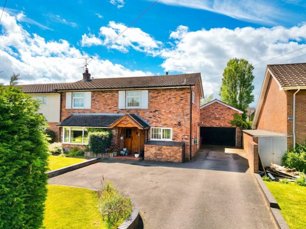 Aston Lane, Aston, ST15