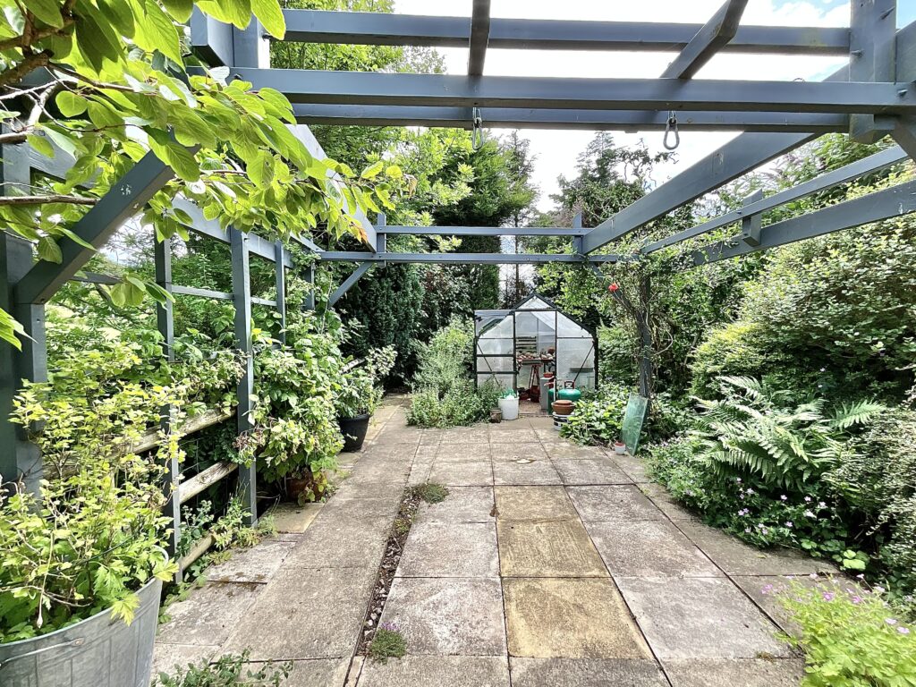 Leek Road, Cheadle, ST10