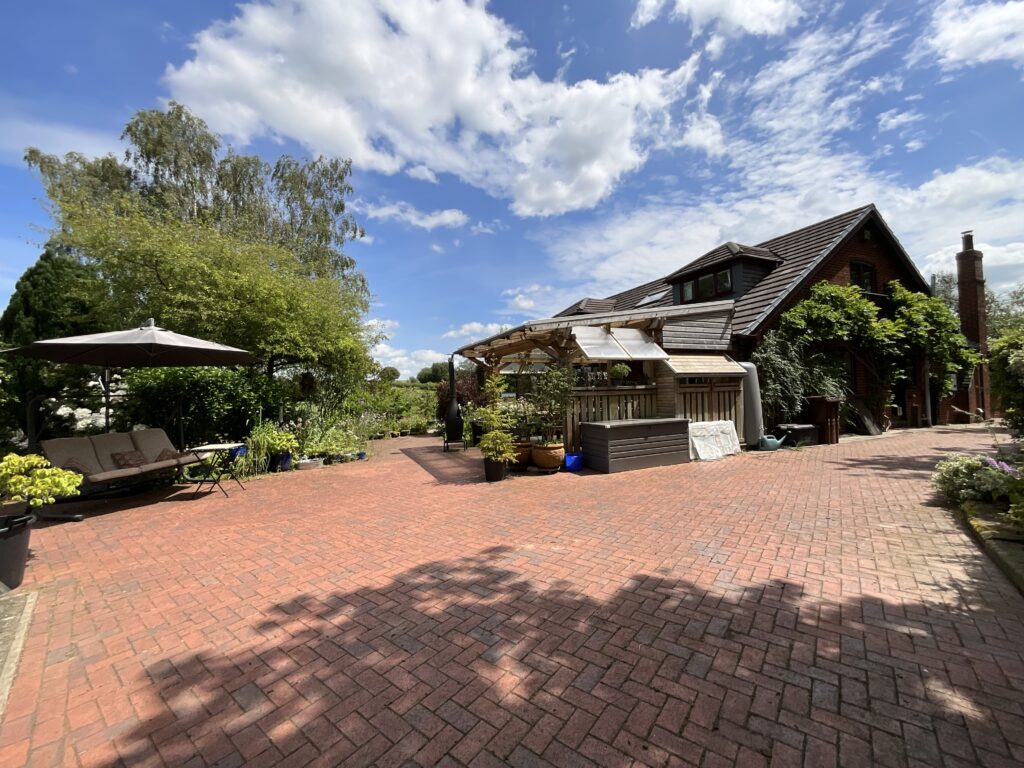Leek Road, Cheadle, ST10