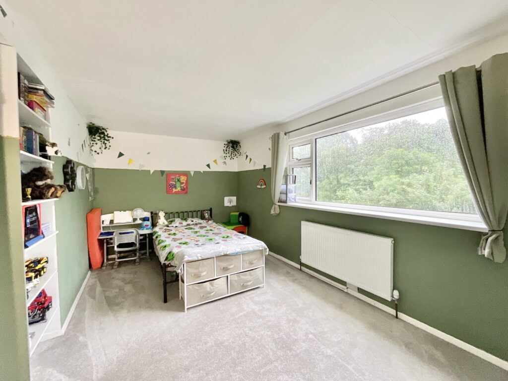 Bracken Close, Tittensor, ST12