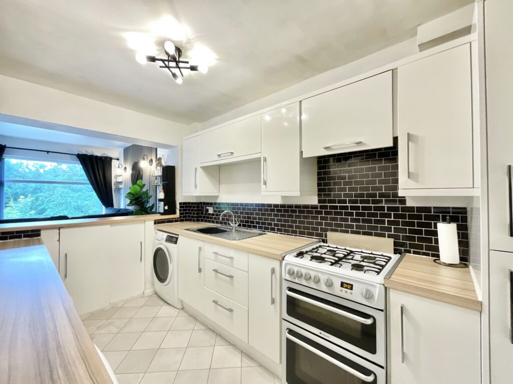 Bracken Close, Tittensor, ST12