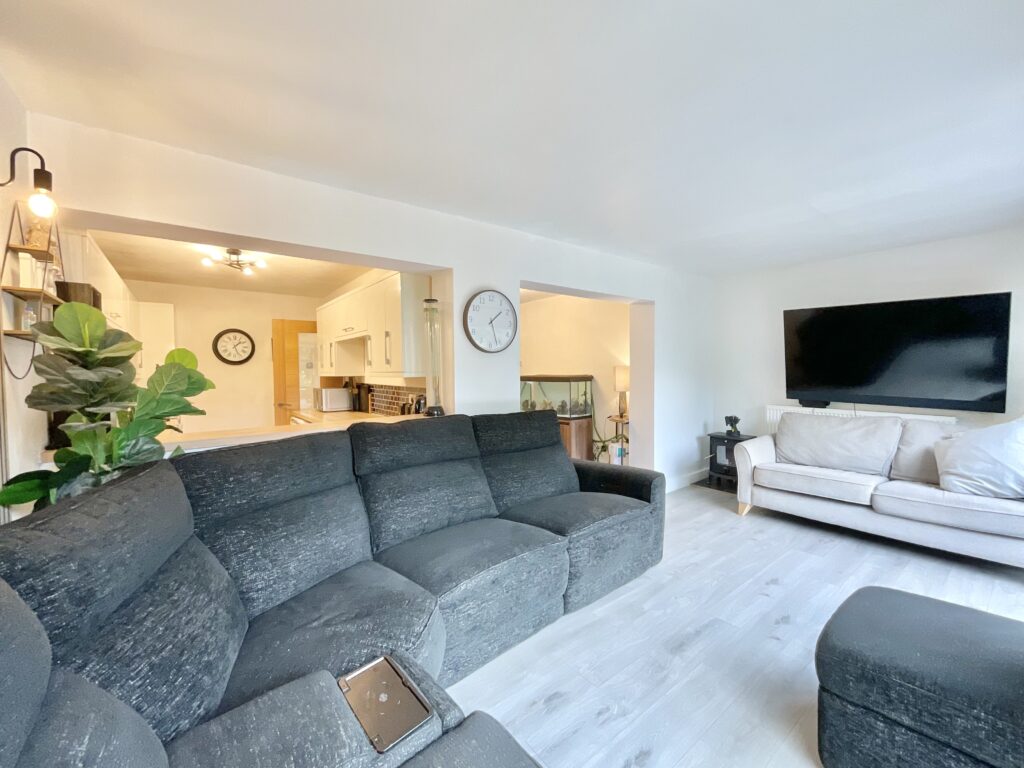Bracken Close, Tittensor, ST12