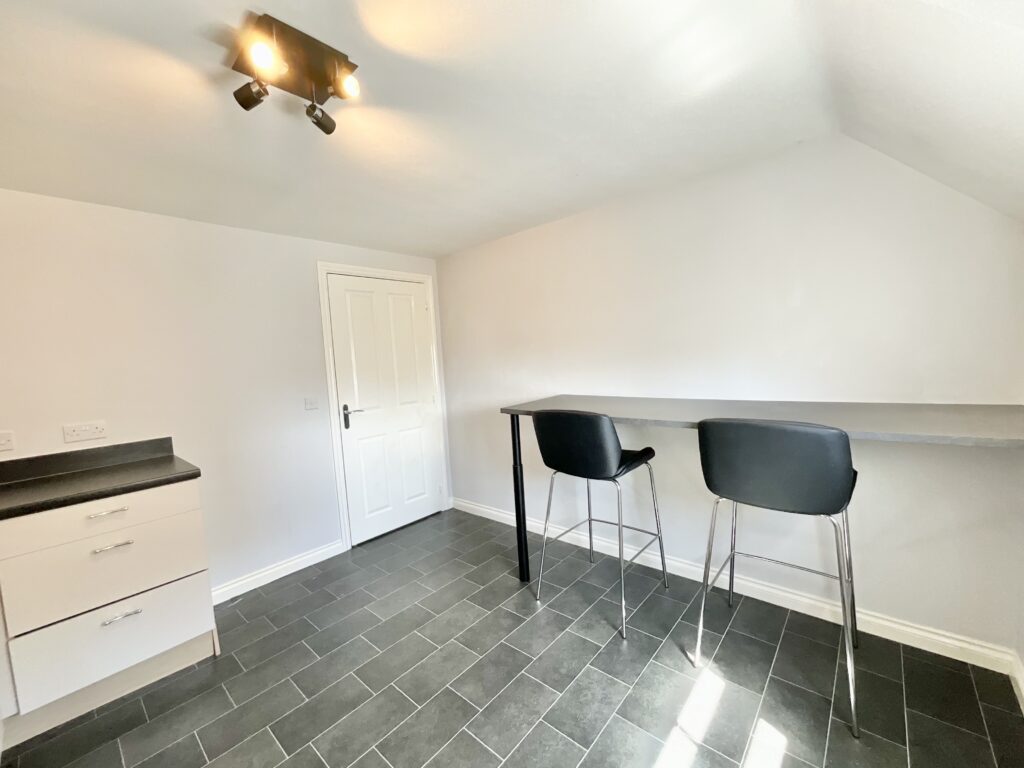 Hall Yard, Tean, ST10