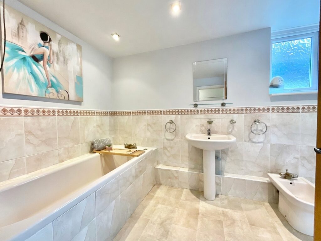 Bracken Close, Tittensor, ST12
