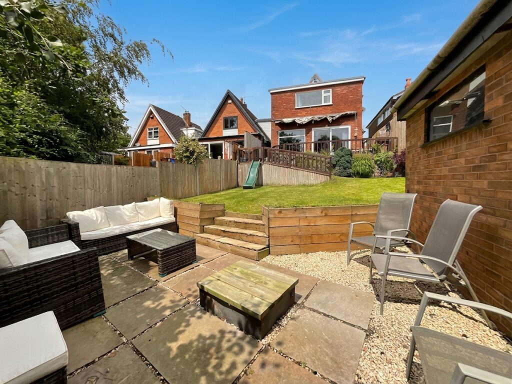 Bracken Close, Tittensor, ST12
