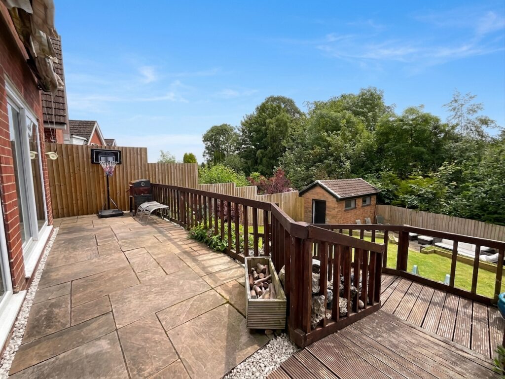 Bracken Close, Tittensor, ST12