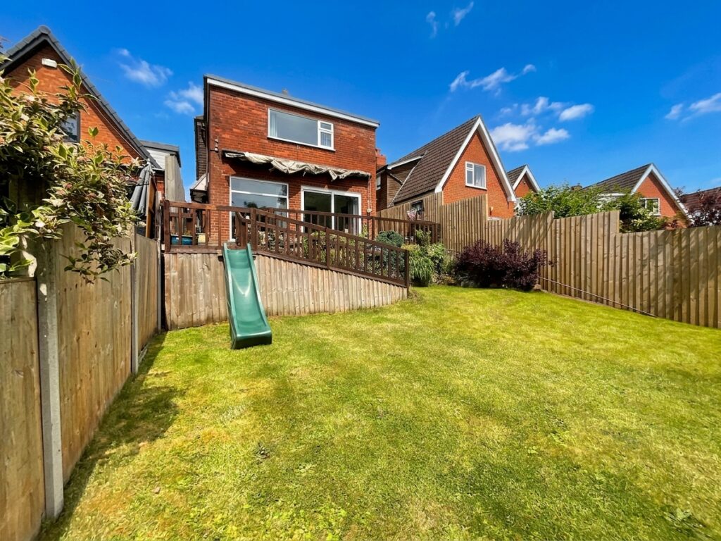 Bracken Close, Tittensor, ST12