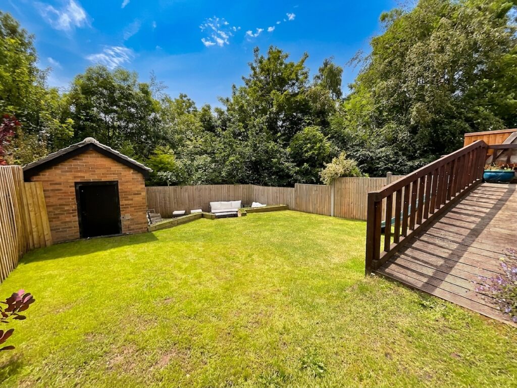 Bracken Close, Tittensor, ST12