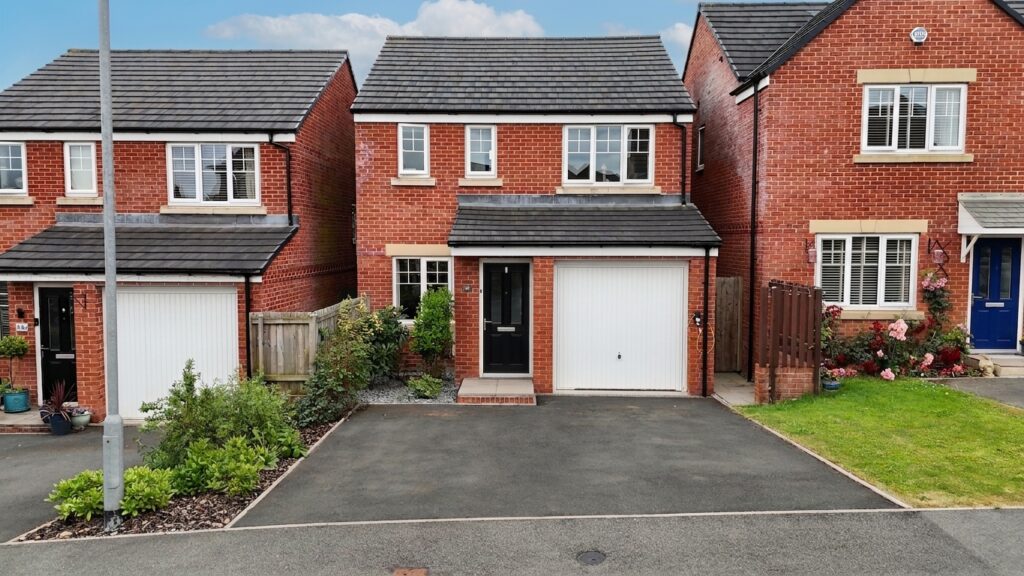 Nixon Lane, Stone, ST15