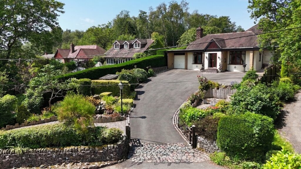 Mollatts Wood Road, Leek, ST13