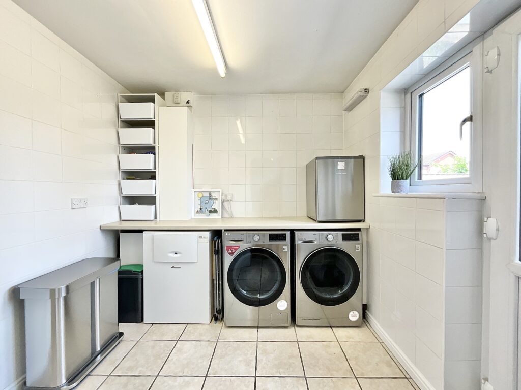 Sandy Hill, Werrington, ST9