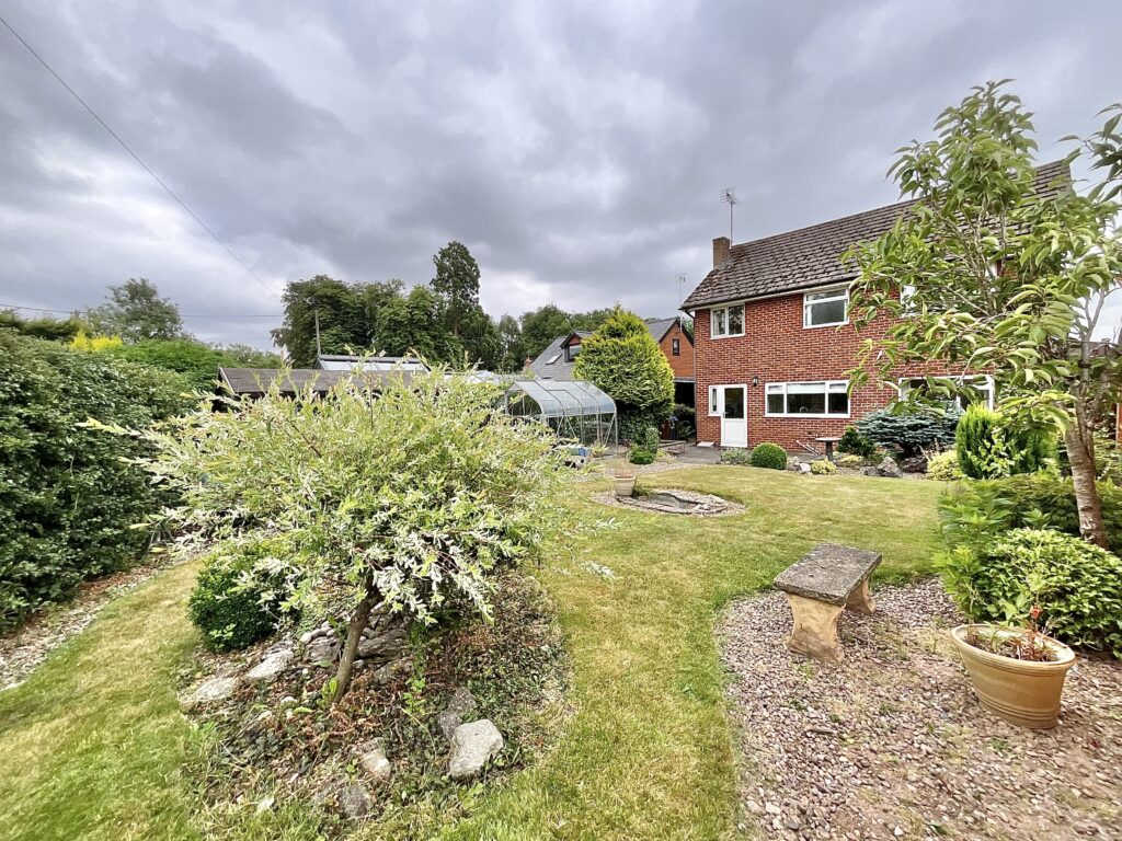 Deadmans Green, Checkley, ST10