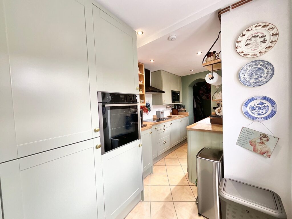 Sarver Lane, Dilhorne, ST10