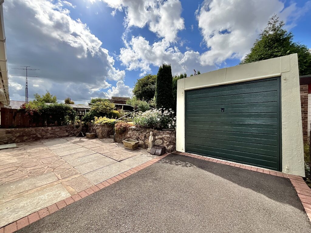 Moss Park Avenue, Werrington, ST9