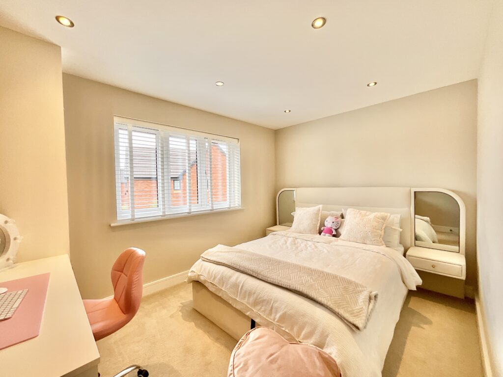 Trentham, Stoke-On-Trent, ST4