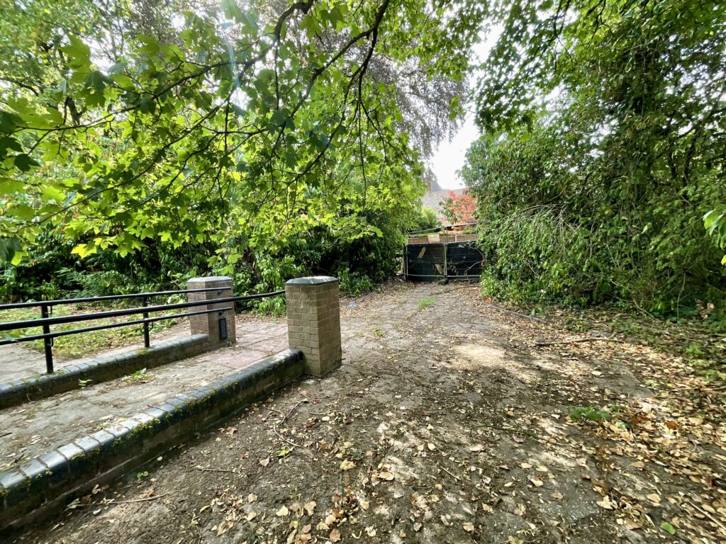 Station Road, Barlaston, ST12