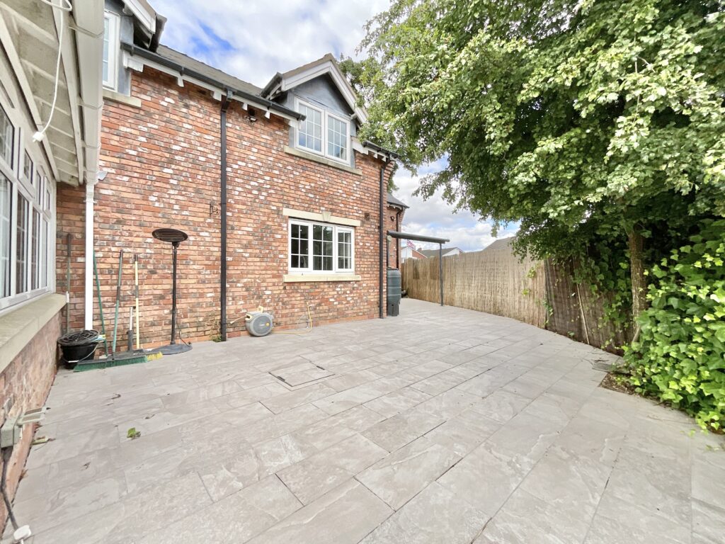 Moss Lane, Madeley, CW3