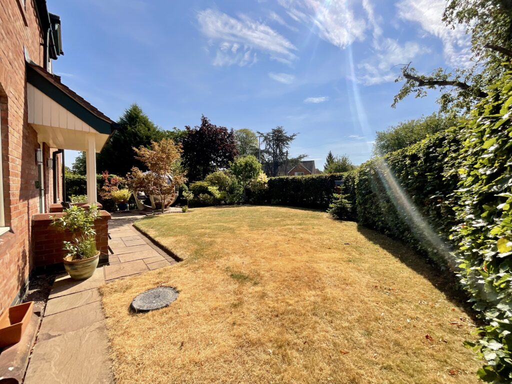 Tittensor Road, Tittensor, ST12