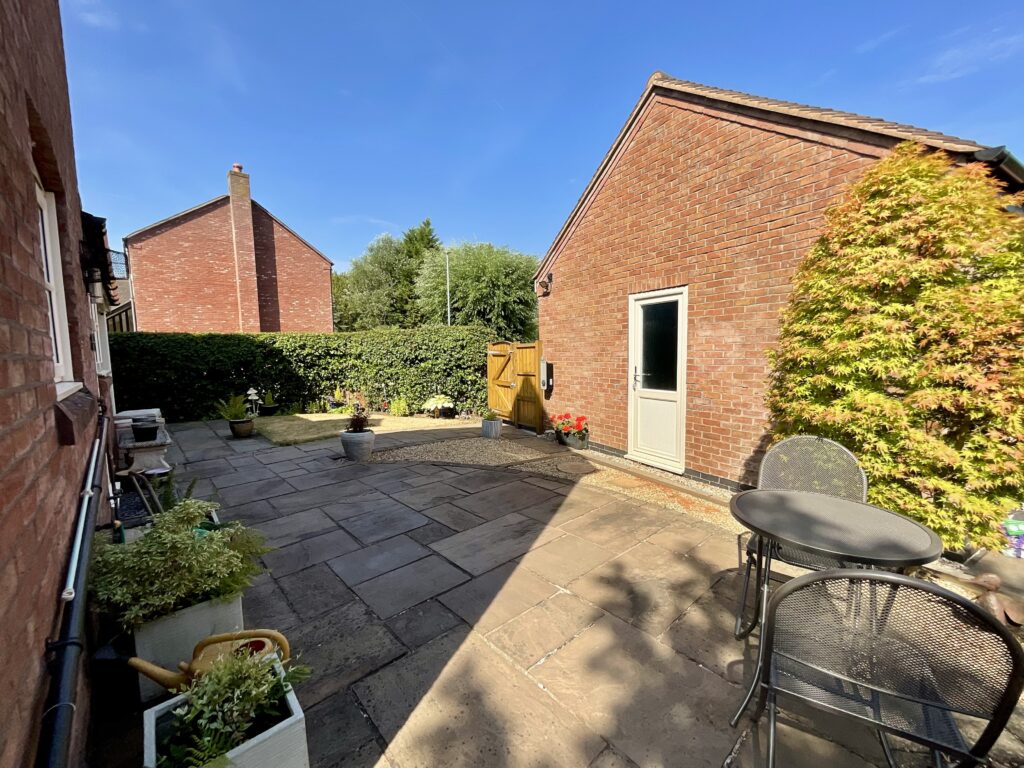 Tittensor Road, Tittensor, ST12