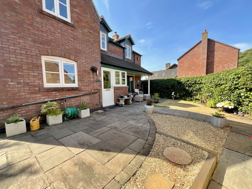Tittensor Road, Tittensor, ST12