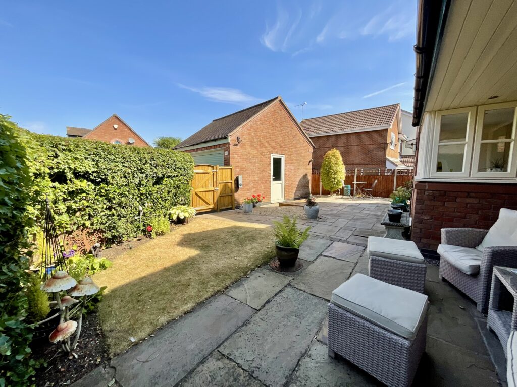 Tittensor Road, Tittensor, ST12